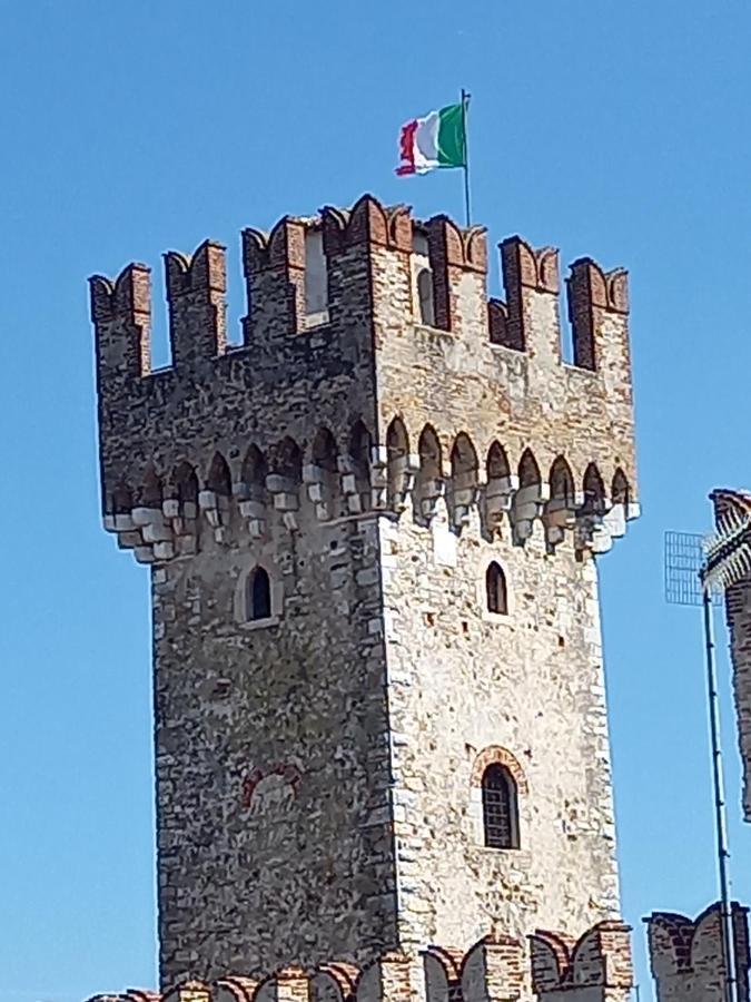 Villa Il Nido Della Civetta à Sirmione Extérieur photo